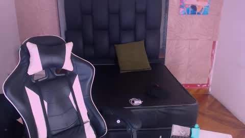 Snapshot of isaac893386 chatting on February 23, 2026, 12:30 am ISAAC online show from February 23, 2026, 12:30 am