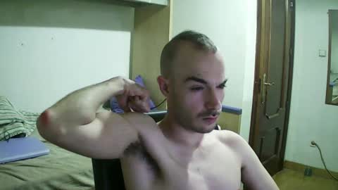 Snapshot of isaac99c chatting on December 4, 2024, 3:48 am Isaac99c online show from December 4, 2024, 3:48 am