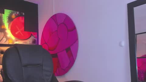 isaac_cryston online show from September 19, 2025, 9:15 pm