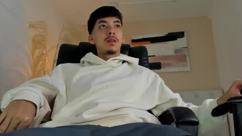 isaac_cryston online show from December 13, 2025, 10:37 pm