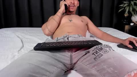 isaac_cryston online show from January 12, 2026, 10:04 pm