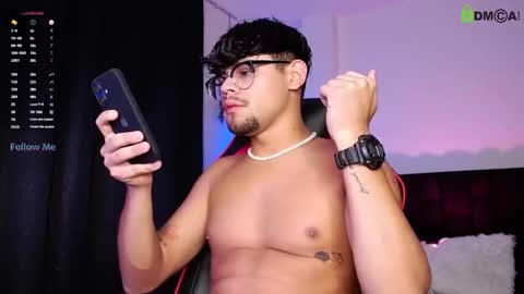 Snapshot of isaac_saenz chatting on September 23, 2025, 11:19 pm Isaac Saenz. online show from September 23, 2025, 11:19 pm