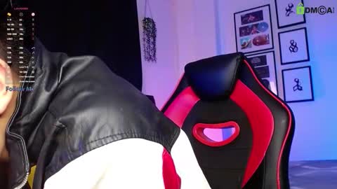 Isaac Saenz. online show from December 16, 2025, 11:32 pm