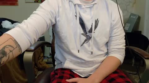 isaac online show from October 6, 2025, 12:35 pm