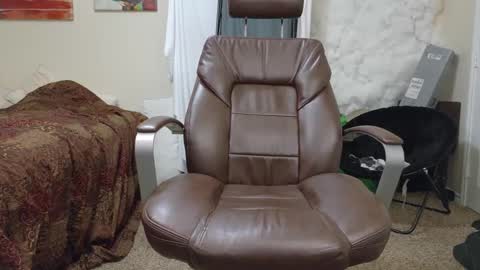 isaac online show from October 9, 2025, 5:33 pm