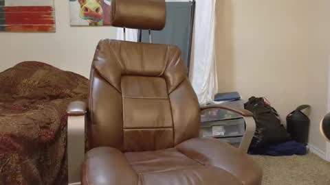 isaac online show from November 10, 2025, 11:15 pm