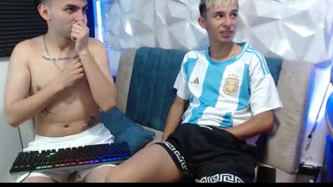 Isaac tan online show from September 19, 2025, 2:24 am