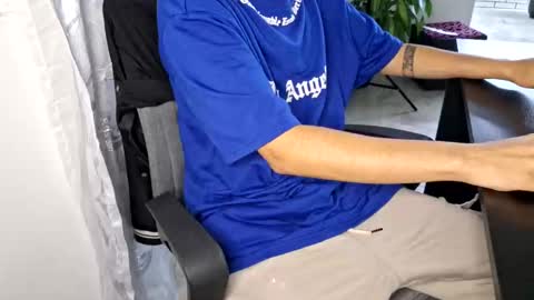 Snapshot of isaac_winter_ chatting on October 3, 2025, 3:14 am Isaac online show from October 3, 2025, 3:14 am