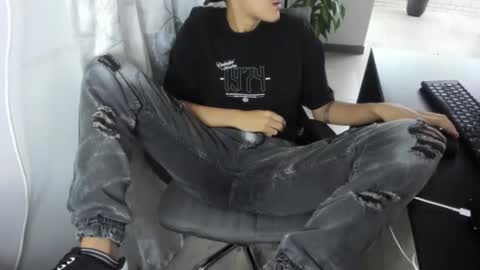 Snapshot of isaac_winter_ chatting on October 4, 2025, 2:31 am Isaac online show from October 4, 2025, 2:31 am