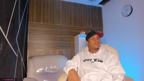 Snapshot of isaacblack_ chatting on September 22, 2025, 4:36 am IsaacBlack  online show from September 22, 2025, 4:36 am