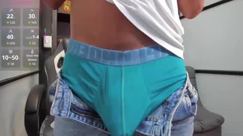 Snapshot of isaacblack_ chatting on October 9, 2025, 5:27 am IsaacBlack  online show from October 9, 2025, 5:27 am