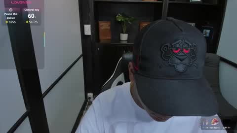 Snapshot of isaacblack_ chatting on October 19, 2025, 4:57 am IsaacBlack  online show from October 19, 2025, 4:57 am