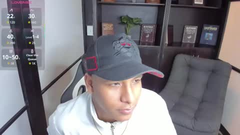 Snapshot of isaacblack_ chatting on October 21, 2025, 5:08 am IsaacBlack  online show from October 21, 2025, 5:08 am