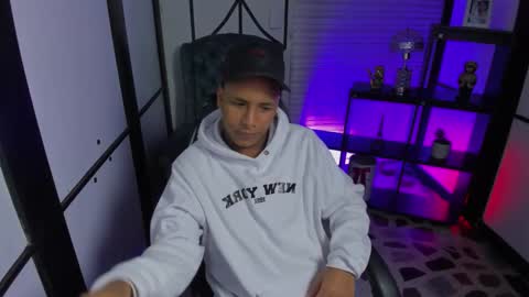 Snapshot of isaacblack_ chatting on October 22, 2025, 4:46 am IsaacBlack  online show from October 22, 2025, 4:46 am