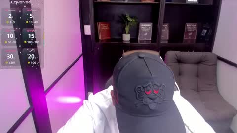 Snapshot of isaacblack_ chatting on October 28, 2025, 9:13 am IsaacBlack  online show from October 28, 2025, 9:13 am