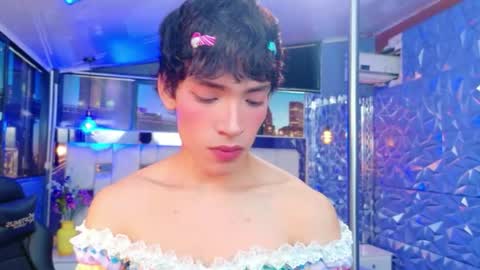 isaacnova online show from April 25, 2026, 1:41 pm