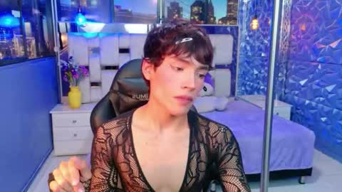 isaacnova online show from April 27, 2026, 8:40 pm