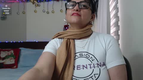 Isabeel Sofia online show from January 4, 2025, 5:37 pm