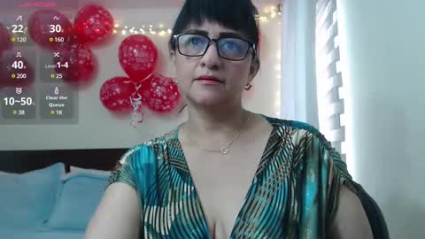 Isabeel Sofia online show from February 12, 2025, 2:43 pm