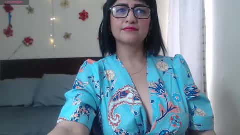 Isabeel Sofia online show from March 7, 2025, 4:33 pm