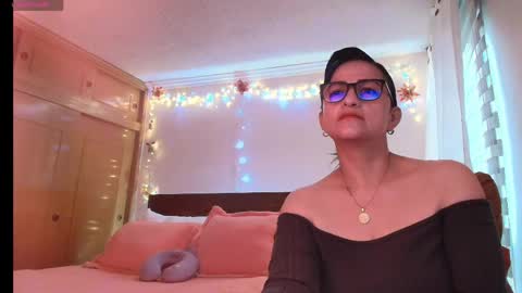 Isabeel Sofia online show from May 17, 2026, 11:39 am