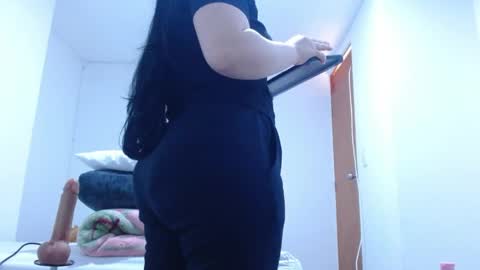 Snapshot of isabel_24_gil chatting on June 8, 2026, 6:52 pm isabel online show from June 8, 2026, 6:52 pm