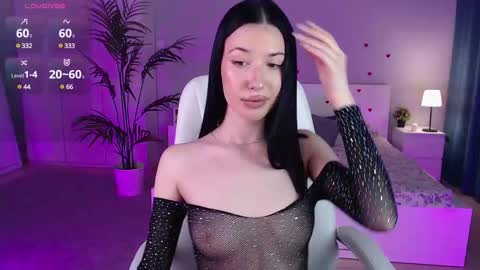 Snapshot of isabel_fontana chatting on February 19, 2025, 6:33 am Bella online show from February 19, 2025, 6:33 am