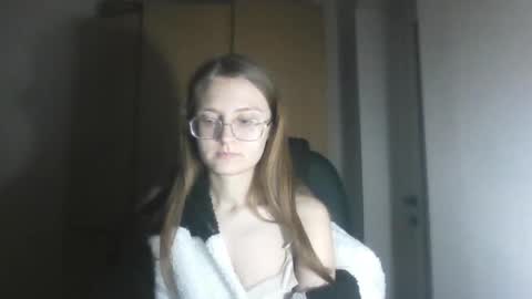 Snapshot of isabel_loveee chatting on February 4, 2026, 6:03 pm isabel_loveee online show from February 4, 2026, 6:03 pm