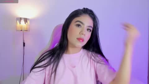 Snapshot of isabel_queen_ chatting on December 23, 2025, 4:32 am Isabel online show from December 23, 2025, 4:32 am