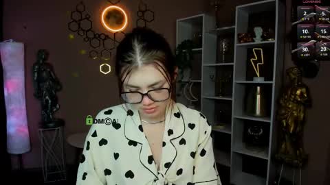 Snapshot of isabel_wave chatting on April 15, 2026, 8:20 pm isabel online show from April 15, 2026, 8:20 pm