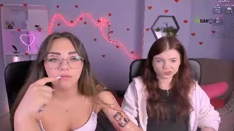 Snapshot of isabel_wave chatting on June 17, 2026, 7:04 pm isabel online show from June 17, 2026, 7:04 pm