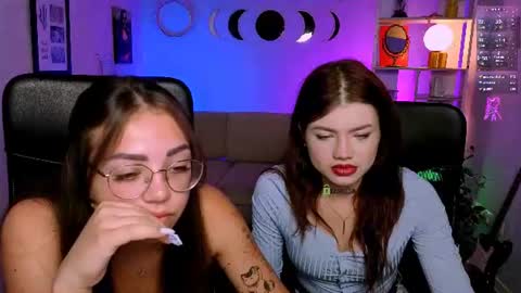 Snapshot of isabel_wave chatting on July 6, 2026, 7:16 pm isabel online show from July 6, 2026, 7:16 pm