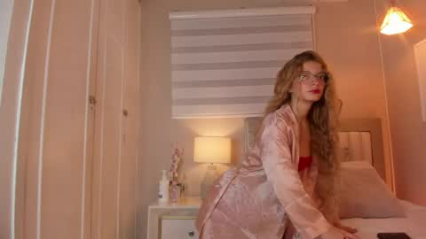 isabela__x online show from May 5, 2026, 11:40 am