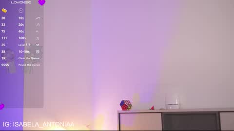 Snapshot of isabela_antonia_ chatting on October 15, 2025, 12:27 pm    online show from October 15, 2025, 12:27 pm