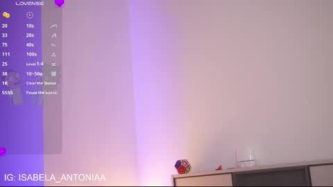 Snapshot of isabela_antonia_ chatting on October 20, 2025, 12:05 pm    online show from October 20, 2025, 12:05 pm