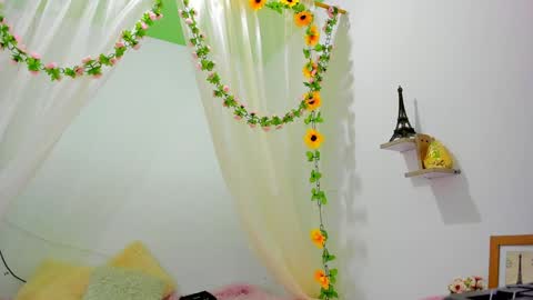 Snapshot of isabela_gonzalez_ chatting on December 5, 2024, 4:20 am ISA online show from December 5, 2024, 4:20 am