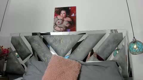 Snapshot of isabela_parkerr chatting on February 10, 2026, 5:00 am Mommy Isa online show from February 10, 2026, 5:00 am