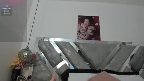 Snapshot of isabela_parkerr chatting on February 23, 2026, 4:43 am Mommy Isa online show from February 23, 2026, 4:43 am