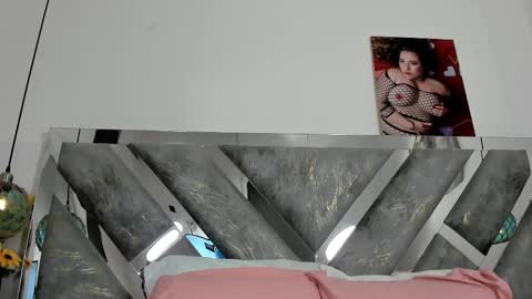 Snapshot of isabela_parkerr chatting on March 15, 2026, 6:30 am Mommy Isa online show from March 15, 2026, 6:30 am