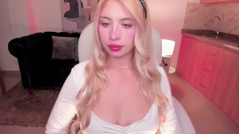 Snapshot of isabela_romano chatting on September 12, 2025, 5:18 am isabela romano online show from September 12, 2025, 5:18 am