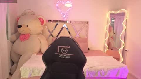 ISABELA  online show from January 7, 2026, 11:45 am