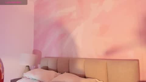 isabelastefano online show from November 10, 2025, 3:16 am