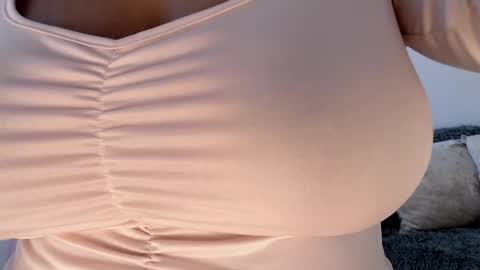 isabelateran online show from May 6, 2026, 6:02 pm