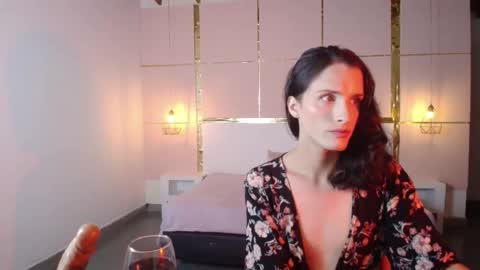 Snapshot of isabelfernandez chatting on October 6, 2025, 1:14 am IsabelFernandez online show from October 6, 2025, 1:14 am