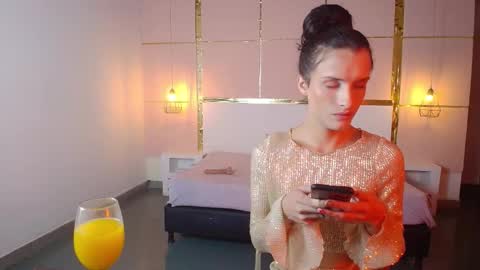 Snapshot of isabelfernandez chatting on October 10, 2025, 5:28 am IsabelFernandez online show from October 10, 2025, 5:28 am
