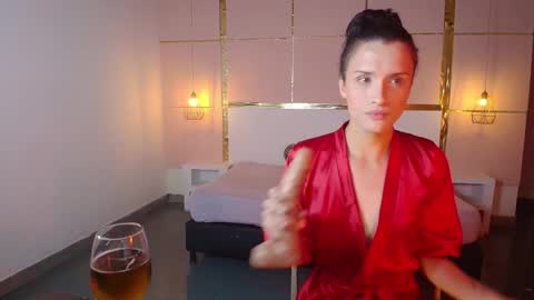 Snapshot of isabelfernandez chatting on October 12, 2025, 5:39 am IsabelFernandez online show from October 12, 2025, 5:39 am