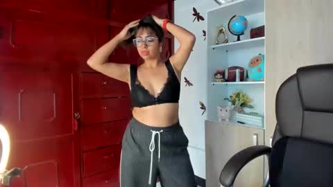 Snapshot of isabella22_1 chatting on May 5, 2026, 5:32 pm Isabella22 1 online show from May 5, 2026, 5:32 pm
