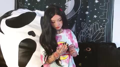 Snapshot of isabella__dark chatting on October 20, 2025, 9:26 pm online show from October 20, 2025, 9:26 pm