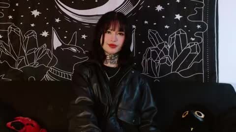 Snapshot of isabella__dark chatting on November 10, 2025, 4:00 am online show from November 10, 2025, 4:00 am