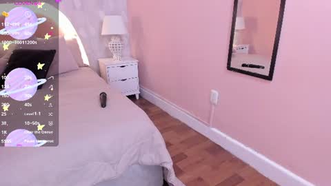 isabella__milf online show from June 8, 2026, 7:03 pm